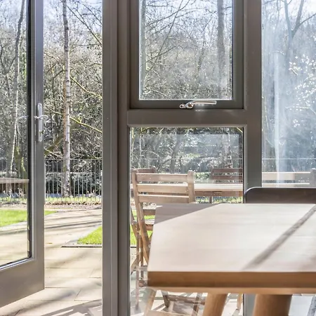 Comfortable 2br In With Parking Appartement *